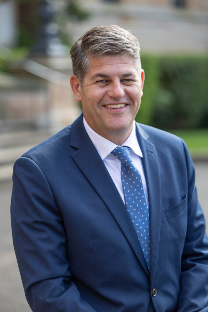 Joeys leadership simon pennington lr